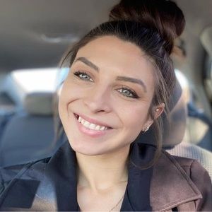 Meet your Posher, Holly